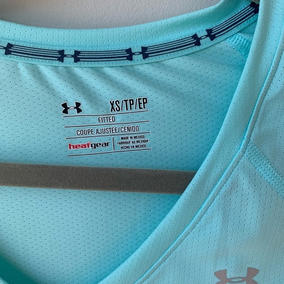 Under Armour Long Sleeve V-Neck - Picture 4 of 5